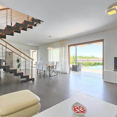 Terra Bianca Villa